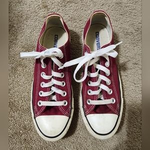 Women's Converse maroon size 8